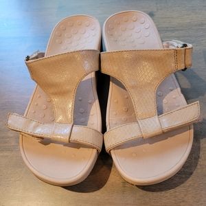 Vionic women slide adjustable straps sandals size 9.5